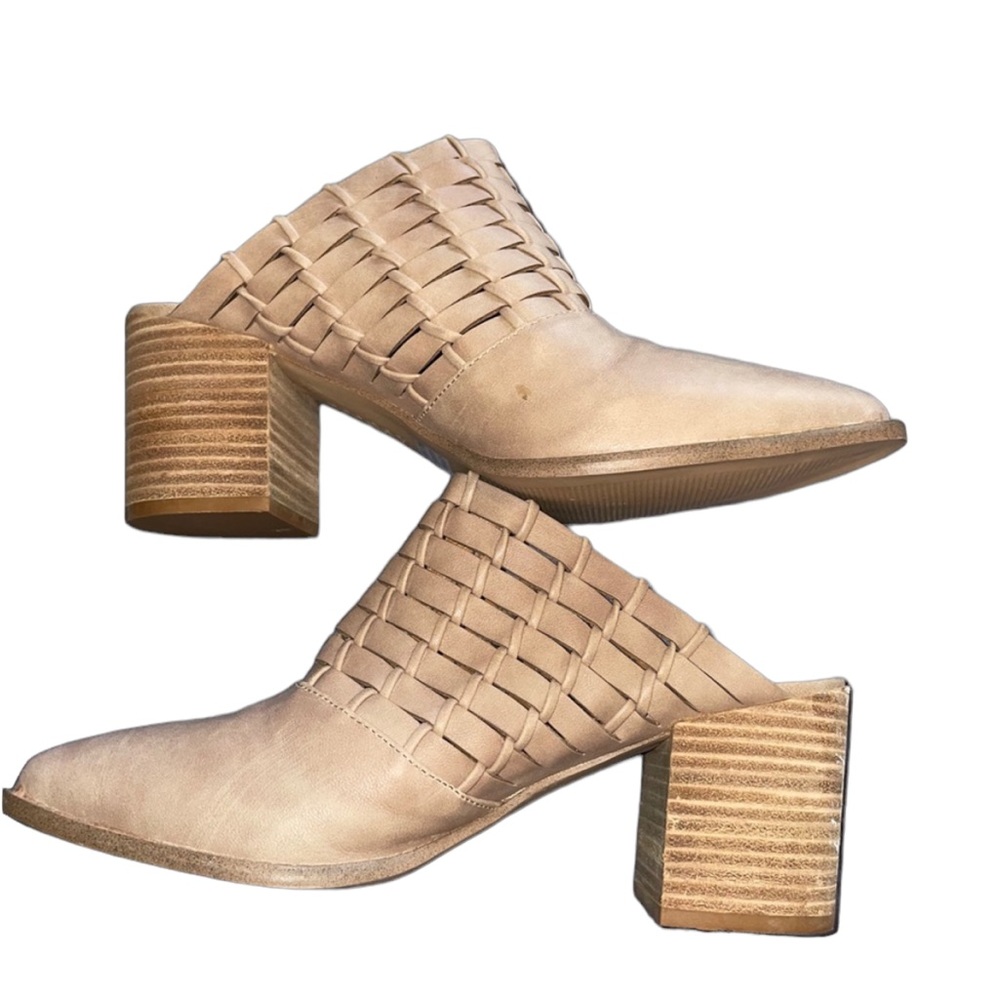 Report shoes size 10 (woman’s shoes)